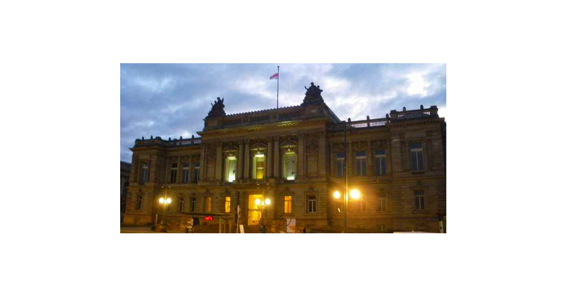 Le Rot un Wiss a flotté sur le Landtag