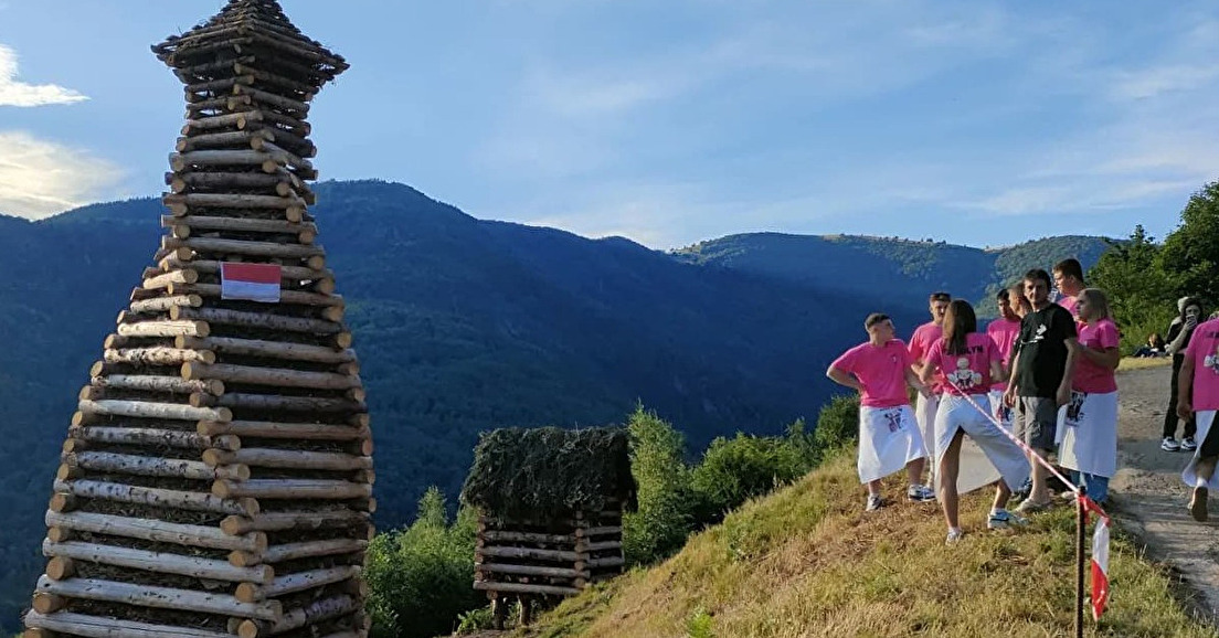 25 juin : l'occasion de célébrer l’adoption de notre drapeau Rot Un Wiss