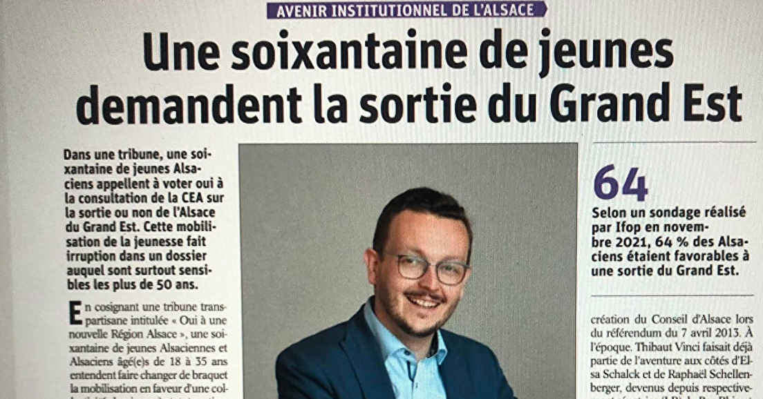 Tribune d'une soixantaine de jeunes appelant à participer à la consultation